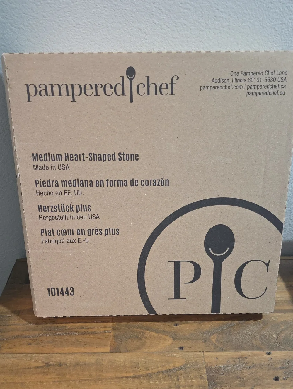 Pampered Chef Medium Heart-Shaped Stone - New In Box